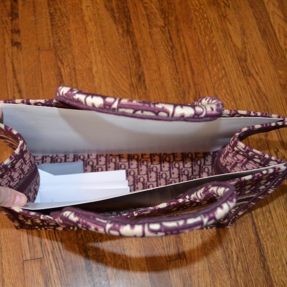 CHRISTIAN DIOR BOOK TOTE EMBROIDERED HANDBAG NWT - Picture 4 of 8